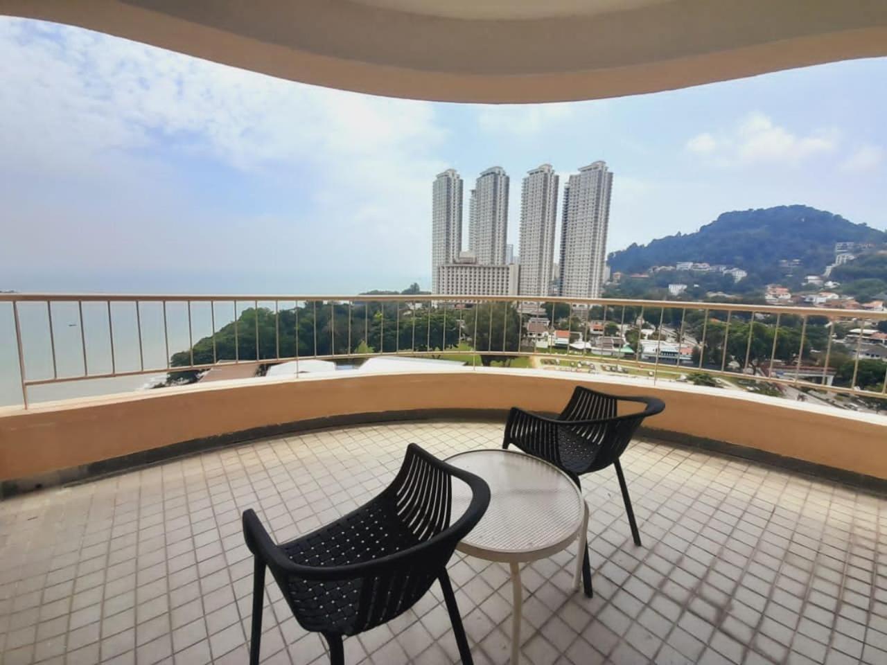 Rainbow Paradise Beachfront Penang Tanjung Bungah  Exterior foto