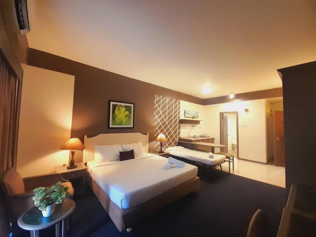 Rainbow Paradise Beachfront Penang Tanjung Bungah  Exterior foto