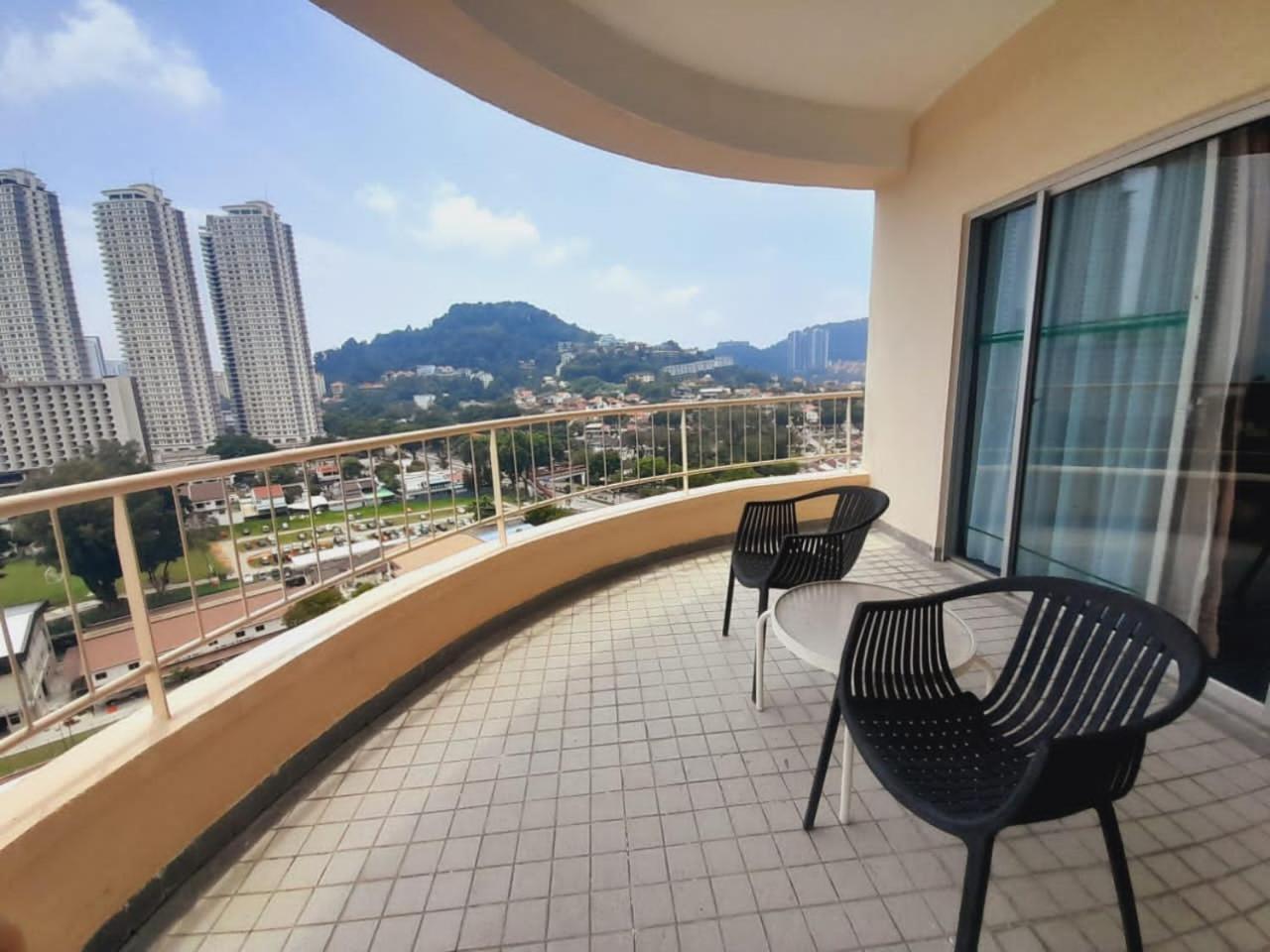 Rainbow Paradise Beachfront Penang Tanjung Bungah  Exterior foto